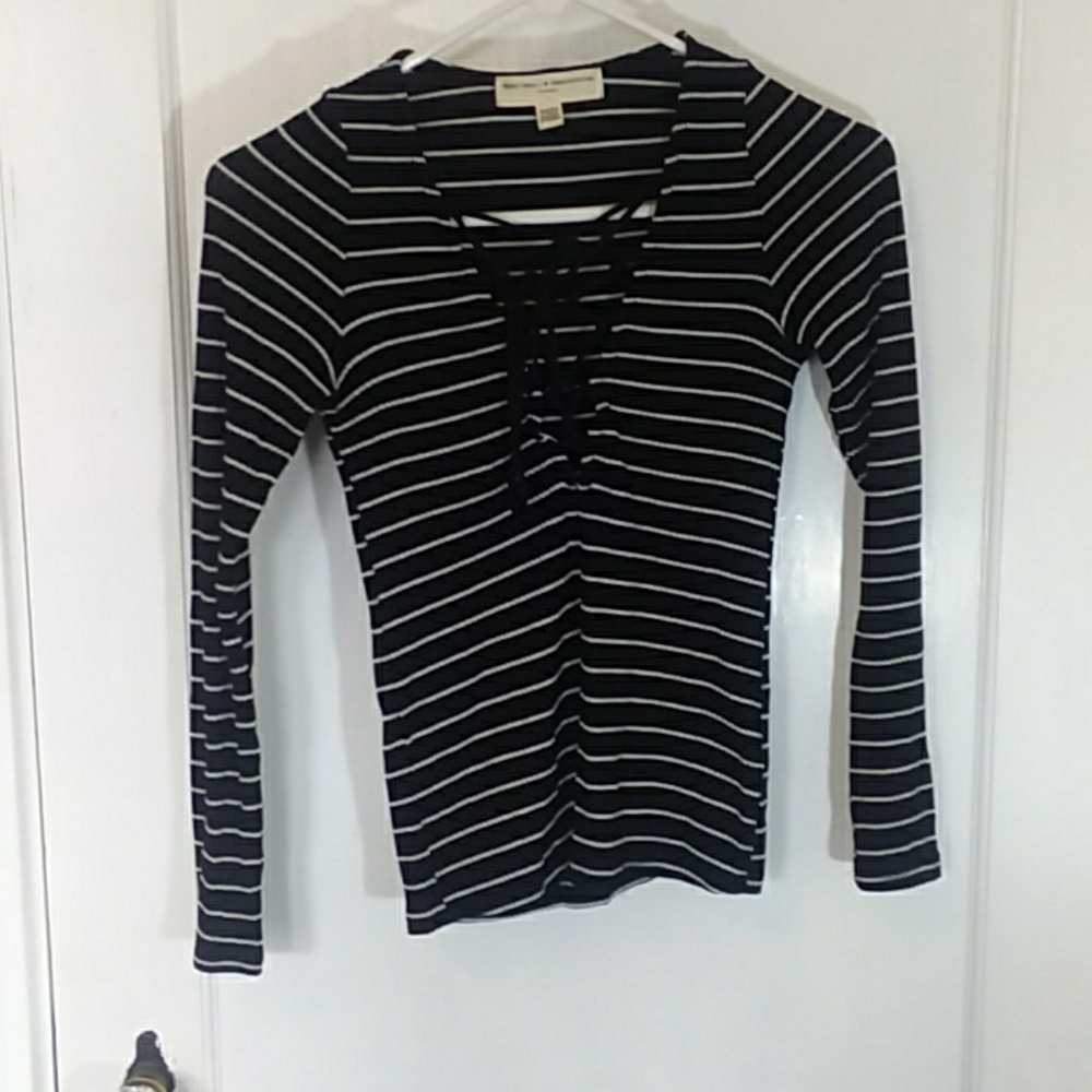 UO Project Social T | Black and White Lace Up Top